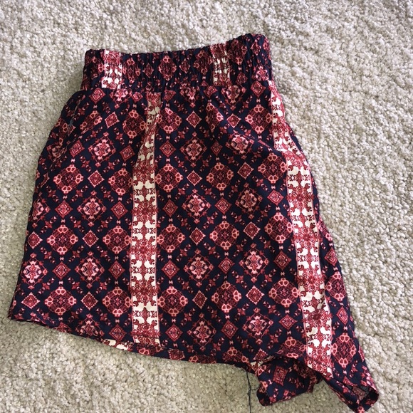 Tribal print flowy shorts - Picture 1 of 2